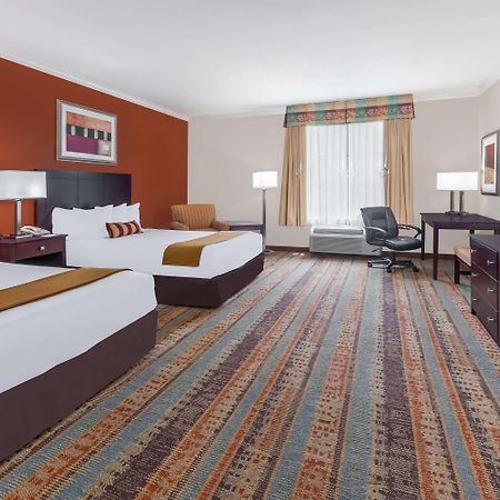 Hotel Baymont By Wyndham Henderson Extérieur photo